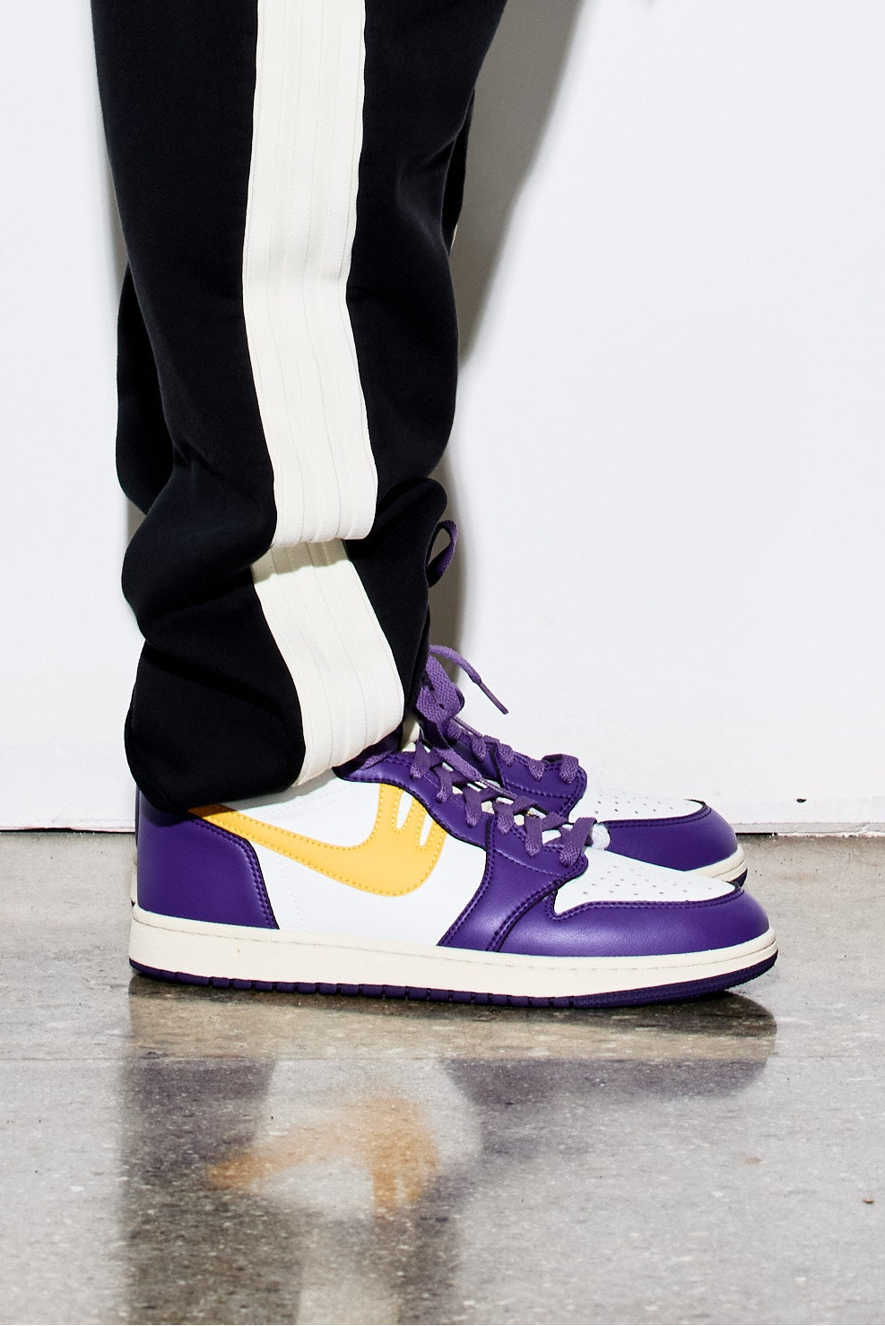 McDowells Air Pro Sport 1 – White/Purple/Gold